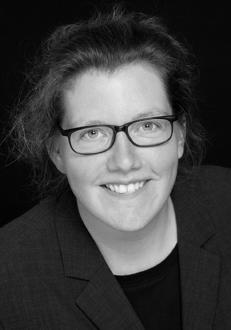 Dr. Anne Sudrow